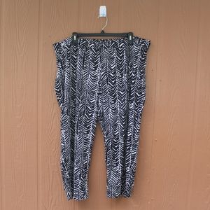 NWT Susan Graver Printed Liquid Knit Crop …